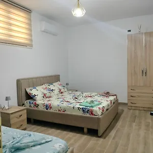 Bed & Breakfast Stomici